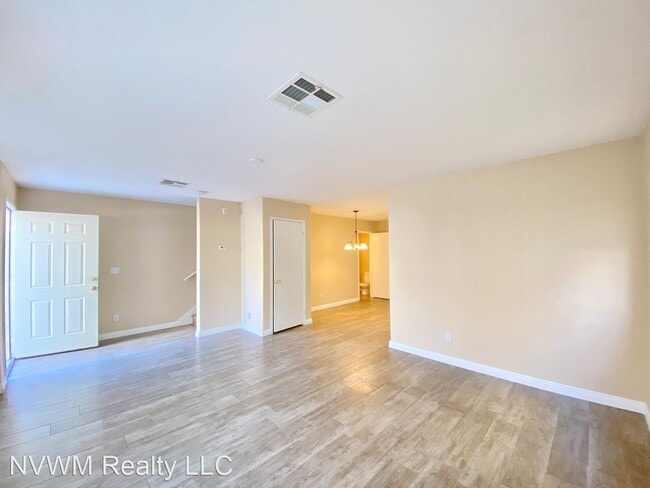 Building Photo - 3 br, 2.5 bath House - 5266 Souvenir Lane