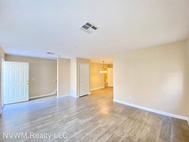 Foto del edificio - 3 br, 2.5 bath House - 5266 Souvenir Lane