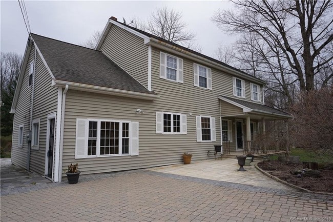 Building Photo - 646 Booth Hill Rd