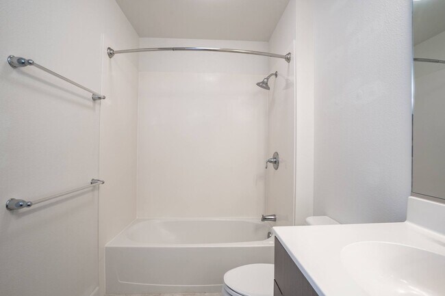 Foto del edificio - Unfurnished Modern 2 Bed/2 Bath - The Flat...