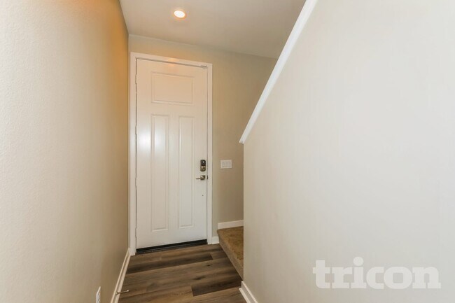 Foto del edificio - 28121 Cookhouse Ln