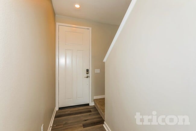 Building Photo - 28133 Cookhouse Ln