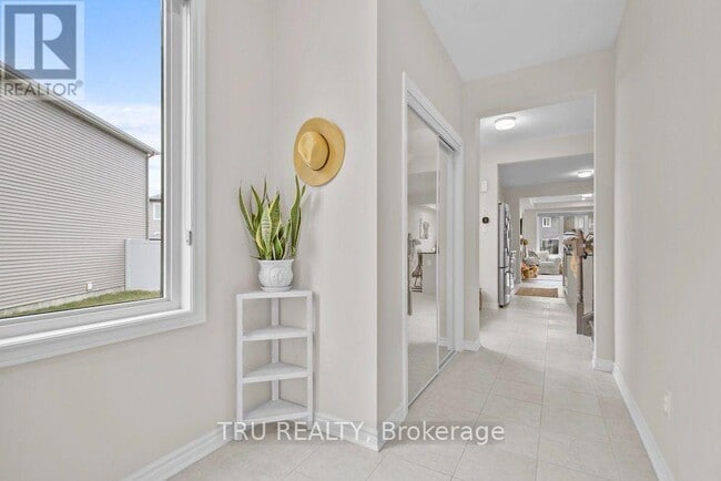 Building Photo - 731 Brittanic Rd