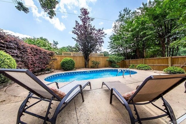 Foto del edificio - 1717 N University Ave