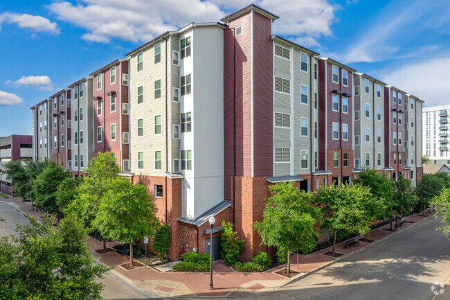 Alternar - Cherry Street | Student Housing