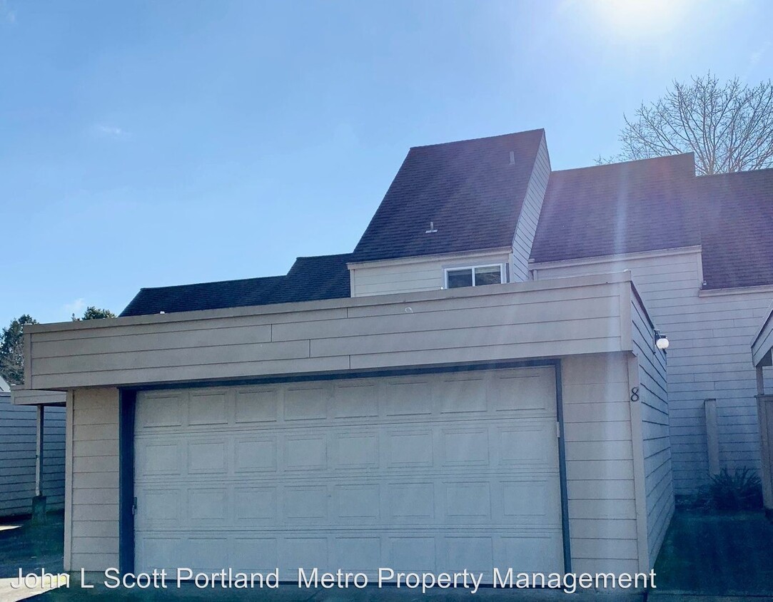 Foto principal - 361 NE Village Squire Ave