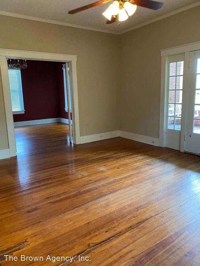 Building Photo - 3 br, 2 bath House - 704 Ave. D