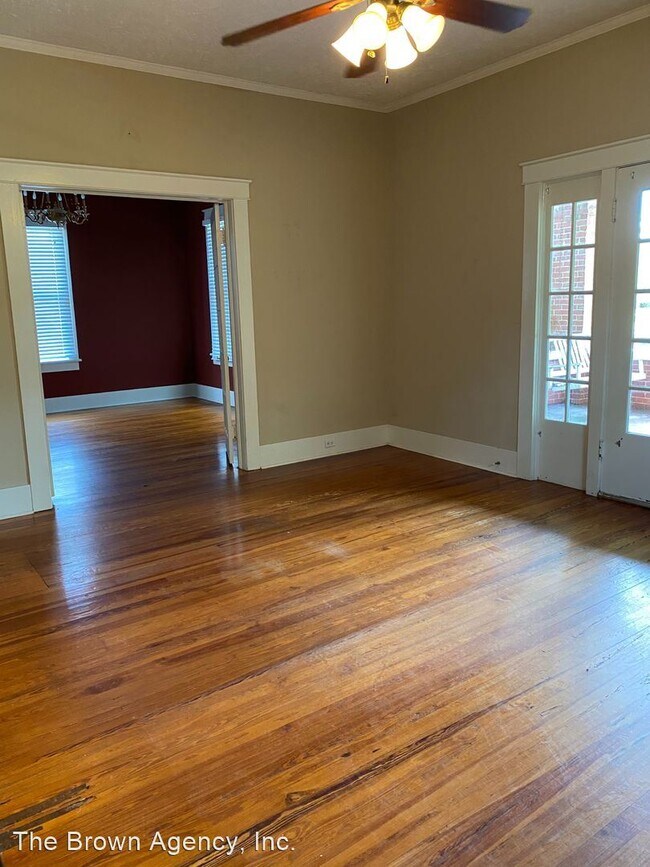 Foto del edificio - 3 br, 2 bath House - 704 Ave. D