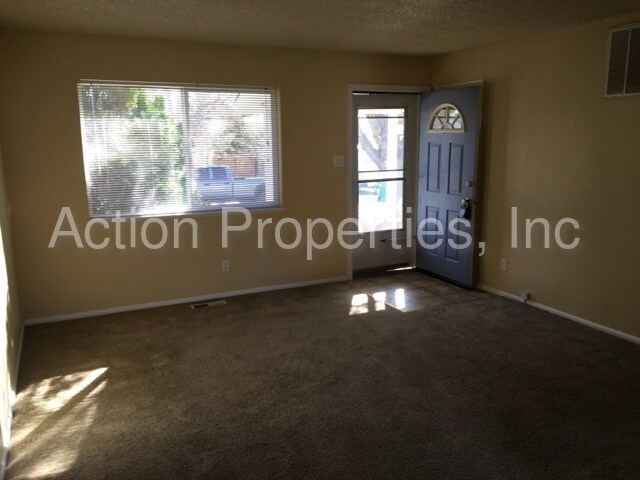 Building Photo - 1335 Tioga Way
