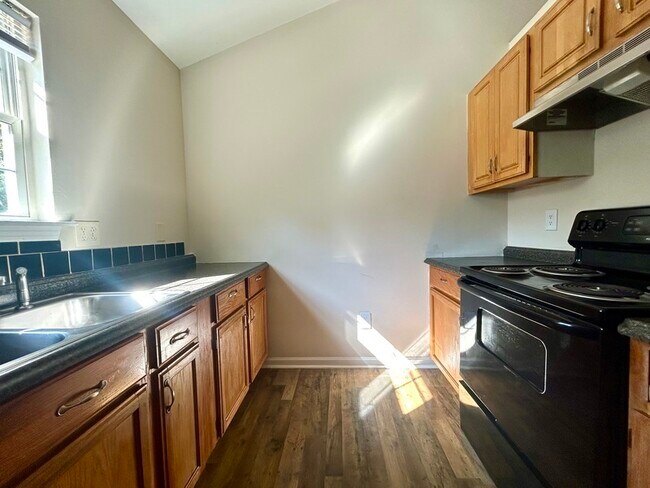 Building Photo - 740 Mistral Way