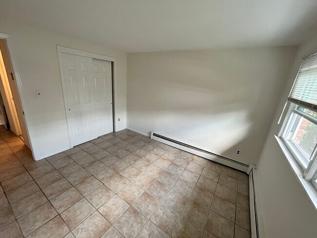 Building Photo - 9 June Ave