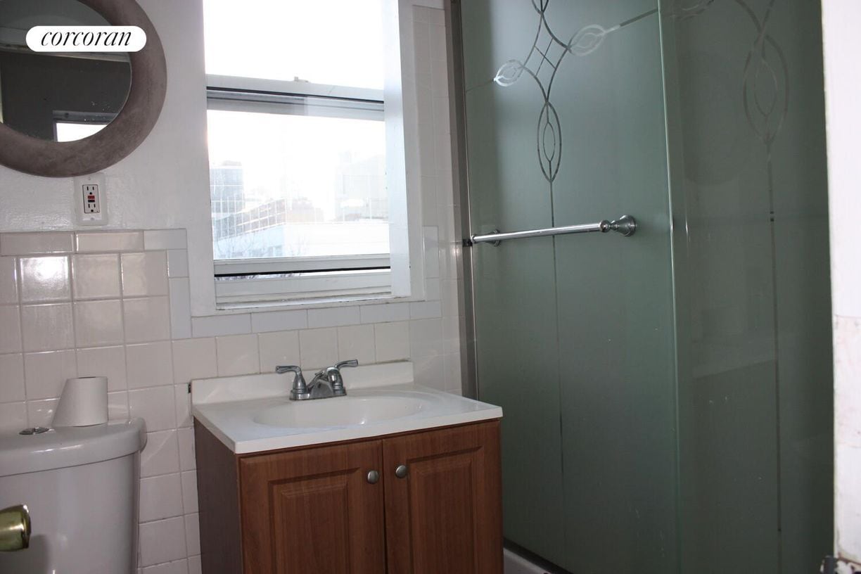 Foto principal - 30-16 38th Ave