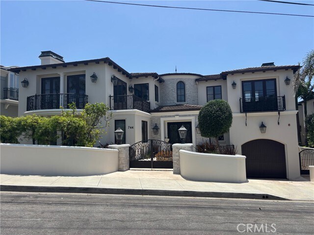 Primary Photo - 744 11th St
