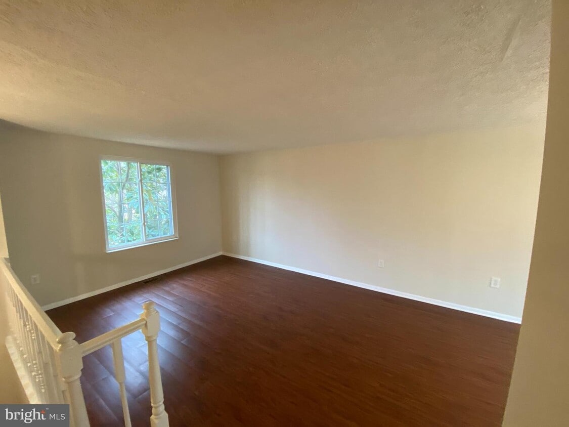 7304 Plantation Forest Dr, Spotsylvania Courthouse, VA 22553 House