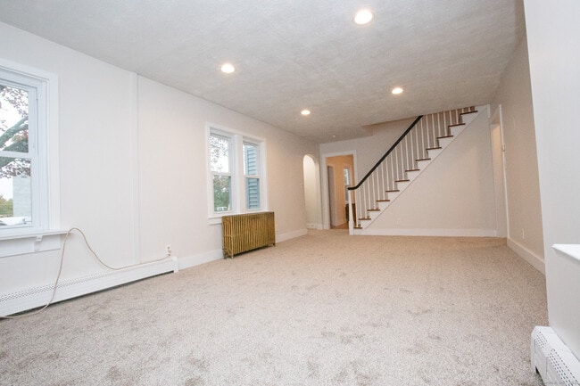 Building Photo - 53 Battell St