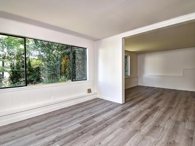 Building Photo - Newly Remodeled 2BR/1BA