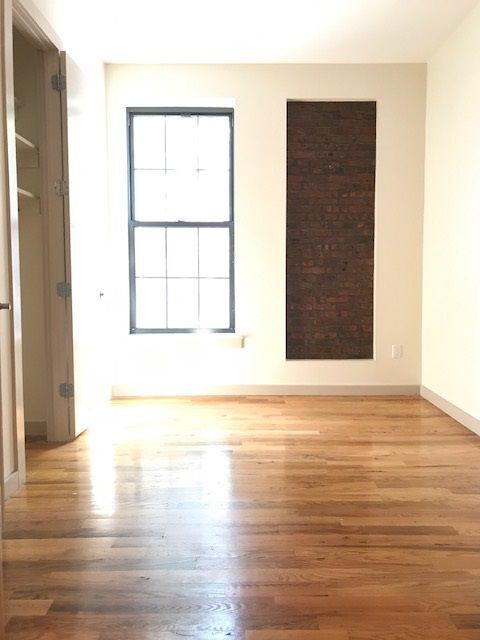 Building Photo - 707 Saint Johns Pl