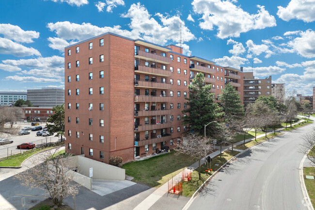 Paisley Apartments Apartments - 20 Paisley Blvd W Mississauga, ON ...