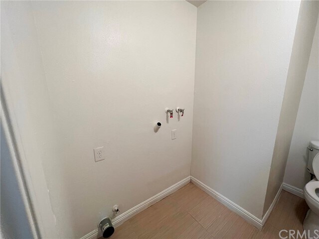 Building Photo - 3025 Lashbrook Ave