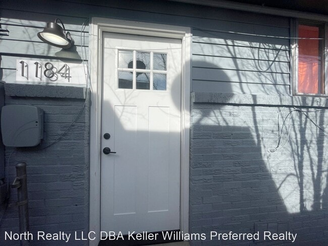 Building Photo - 2 br, 1 bath House - 1184 Clinton St. #B