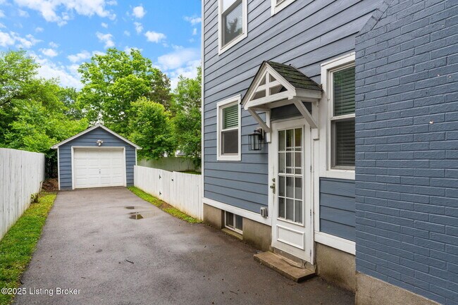 Foto del edificio - 121 N Hubbards Ln