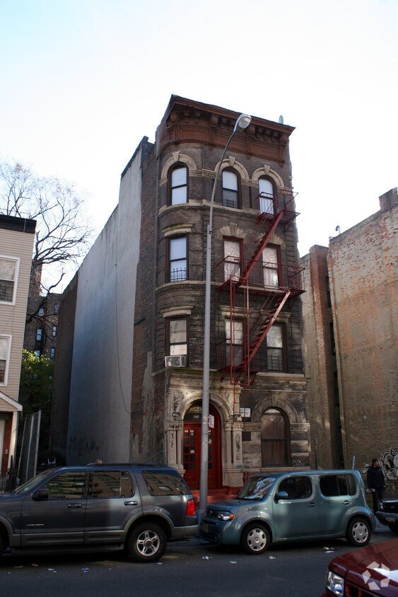 Primary Photo - 1234 Fulton Ave