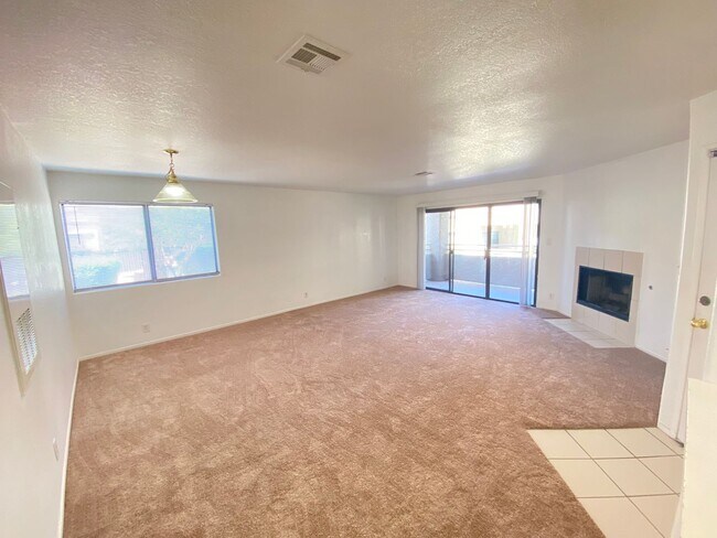 Building Photo - Charming 1 Bed/1Bath  2-Story Condo nestled in this Beautifully Gated Community in Spring Valley!
