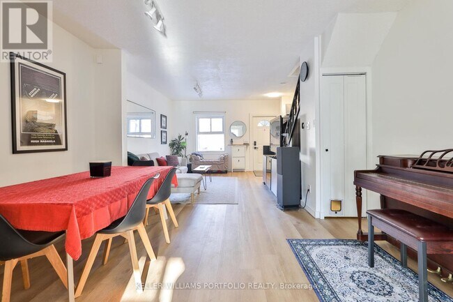 Building Photo - 20 Uxbridge Ave