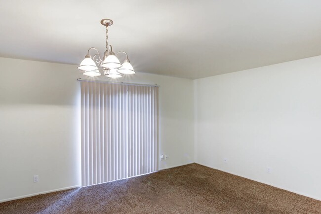Building Photo - 2275 S 200 E