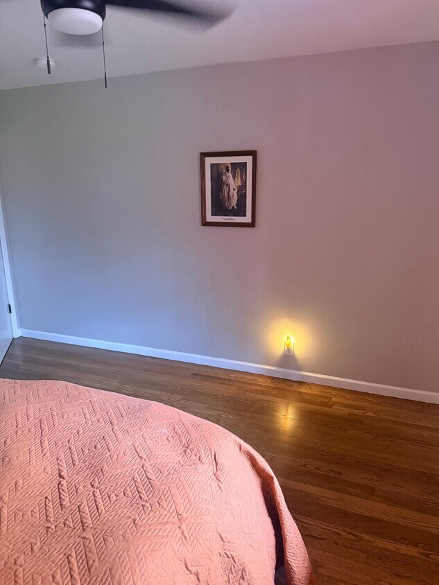 Building Photo - 2559 Clifton Springs Manor