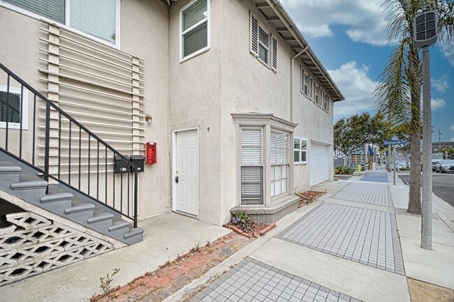 Building Photo - t232