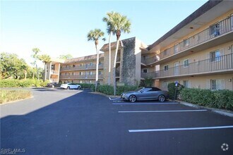 Building Photo - 5667 Rattlesnake Hammock Rd