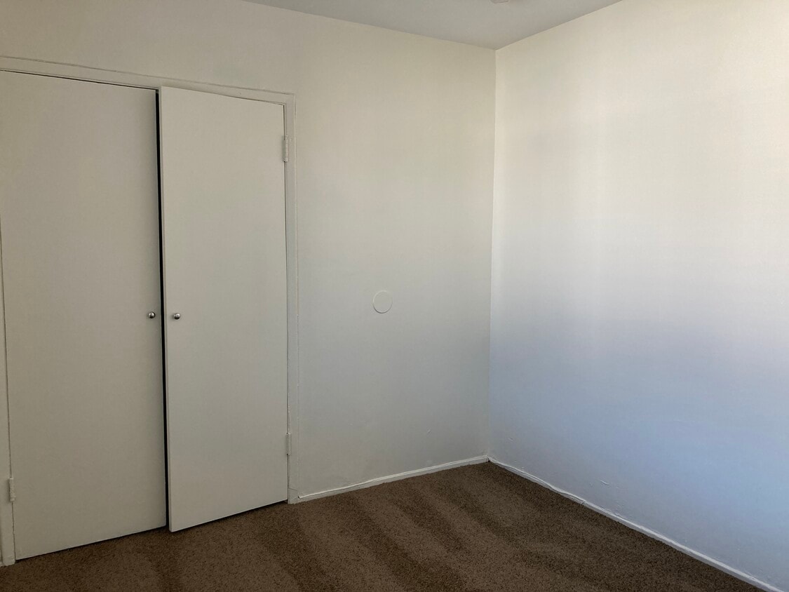 2011 E Alondra Blvd Unit F, Compton, CA 90221 Apartments in Compton