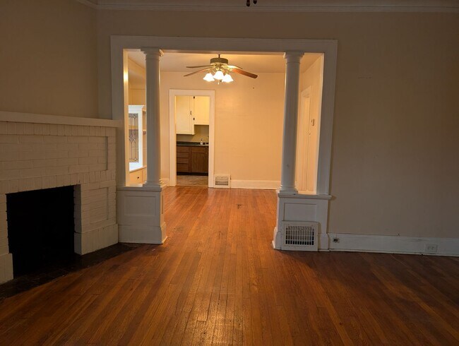 Foto del edificio - 3160 Meadowbrook Blvd