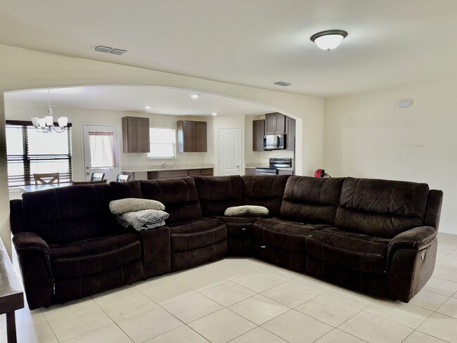 Building Photo - 3701 Jaime Martin Dr