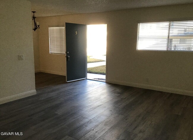 Foto del edificio - 5036 W Ave L8