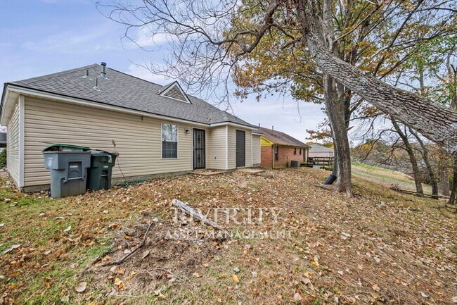 Building Photo - Frayser Beauty !!!!!! Section 8 Welcomed !!!!!