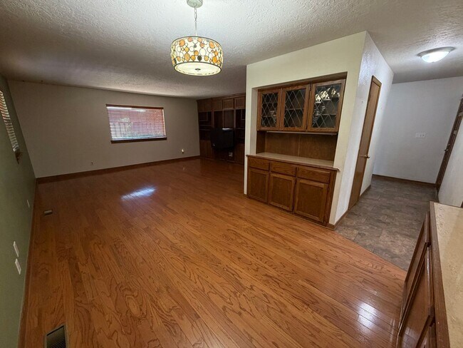 Foto del edificio - 2517 Chateau Dr