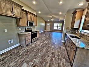 Building Photo - 717 Iron Wood Dr