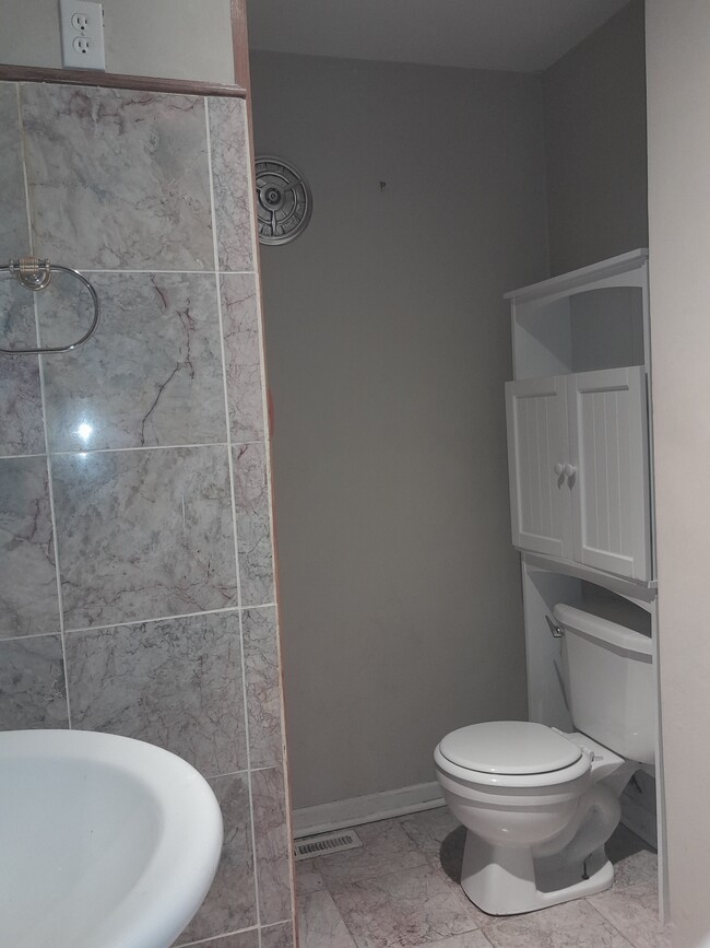 Foto del edificio - 8740 Metcalf Ave