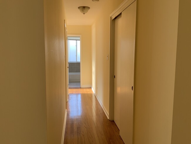Foto del edificio - 2520 W Berwyn Ave