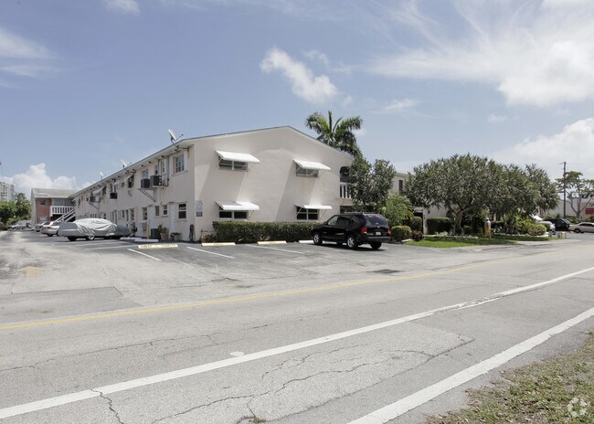 Foto del edificio - El Dorado Country Club Apartments