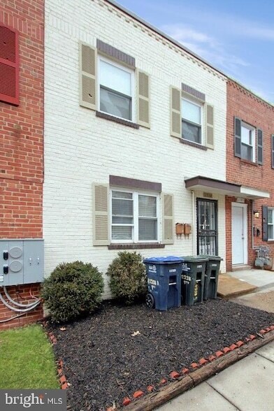 Foto del edificio - 2538 9th St NW