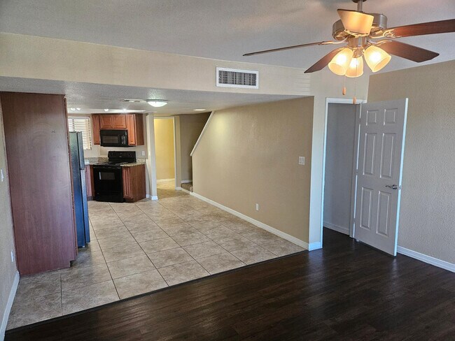 Foto del edificio - 885 N Granite Reef Rd