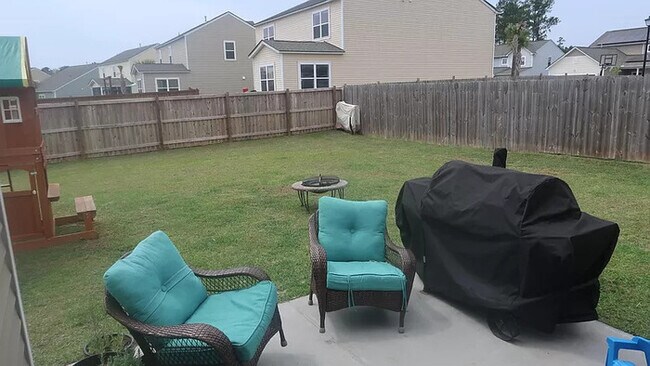 Building Photo - FOX RIDGE