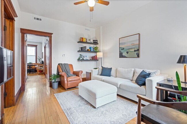 Foto del edificio - Beautiful 2BD/1BTH Apartment on Rice St!