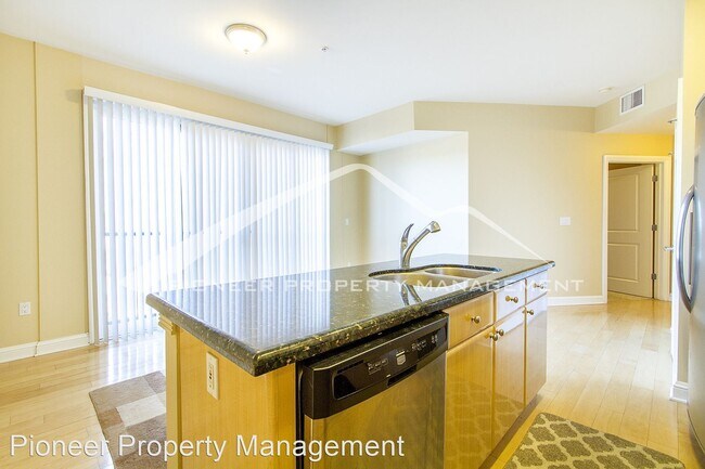 Foto del edificio - 1 br, 1 bath House - 2500 Cherry Creek S D...