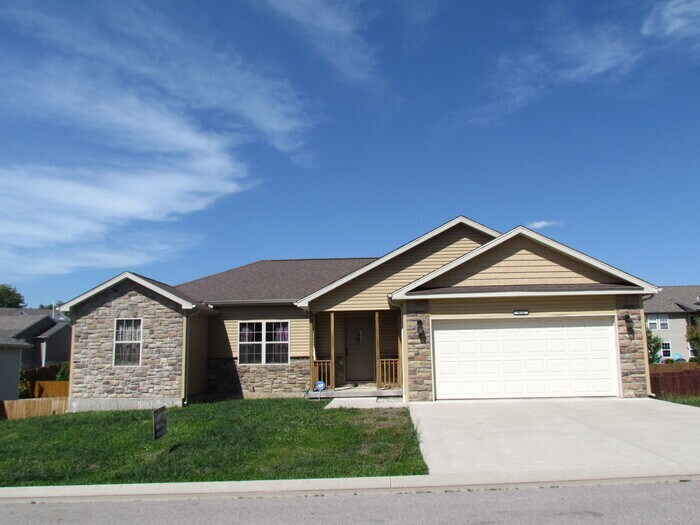 Available 10 July! Interior photos coming House for Rent in Saint