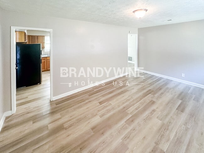 Foto del edificio - 6230 Cedar Wood Dr