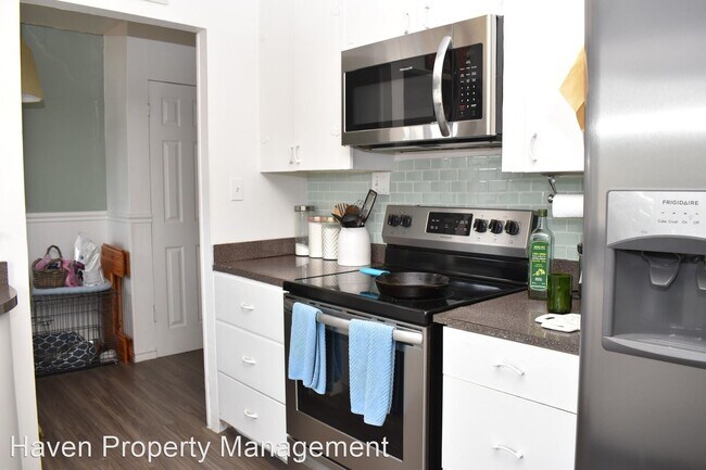 Building Photo - 3 br, 2 bath House - 3702 S J St
